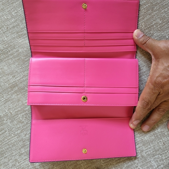 Mcm Coral Trifold Long Wallet..Authentic..Like brand New!! - Picture 7 of 11